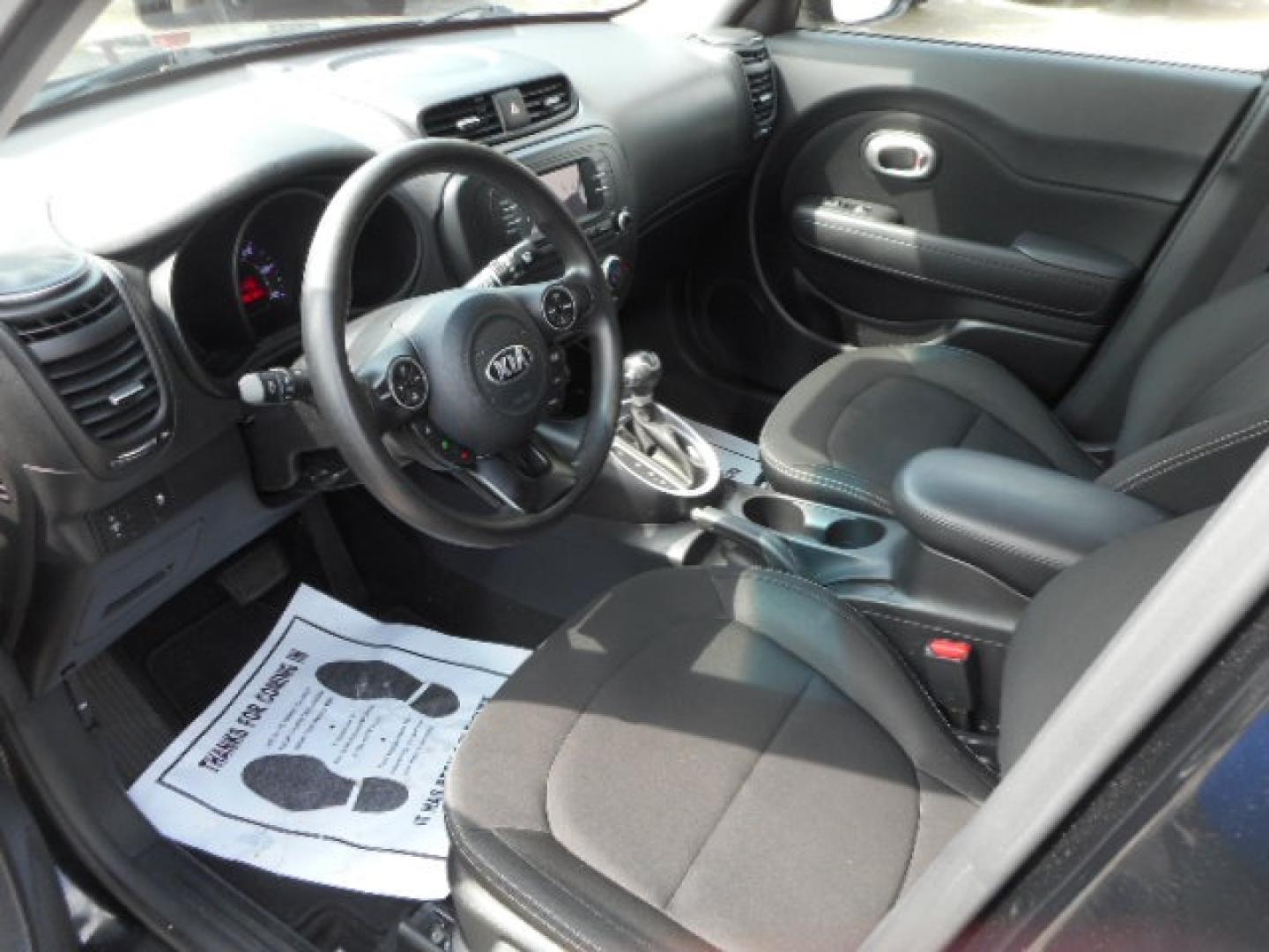 2018 BLACK KIA SOUL BASE (KNDJN2A28J7) , located at 10405 Abercorn Street, Savannah, GA, 31419, (912) 921-8965, 31.988262, -81.131760 - Photo#3